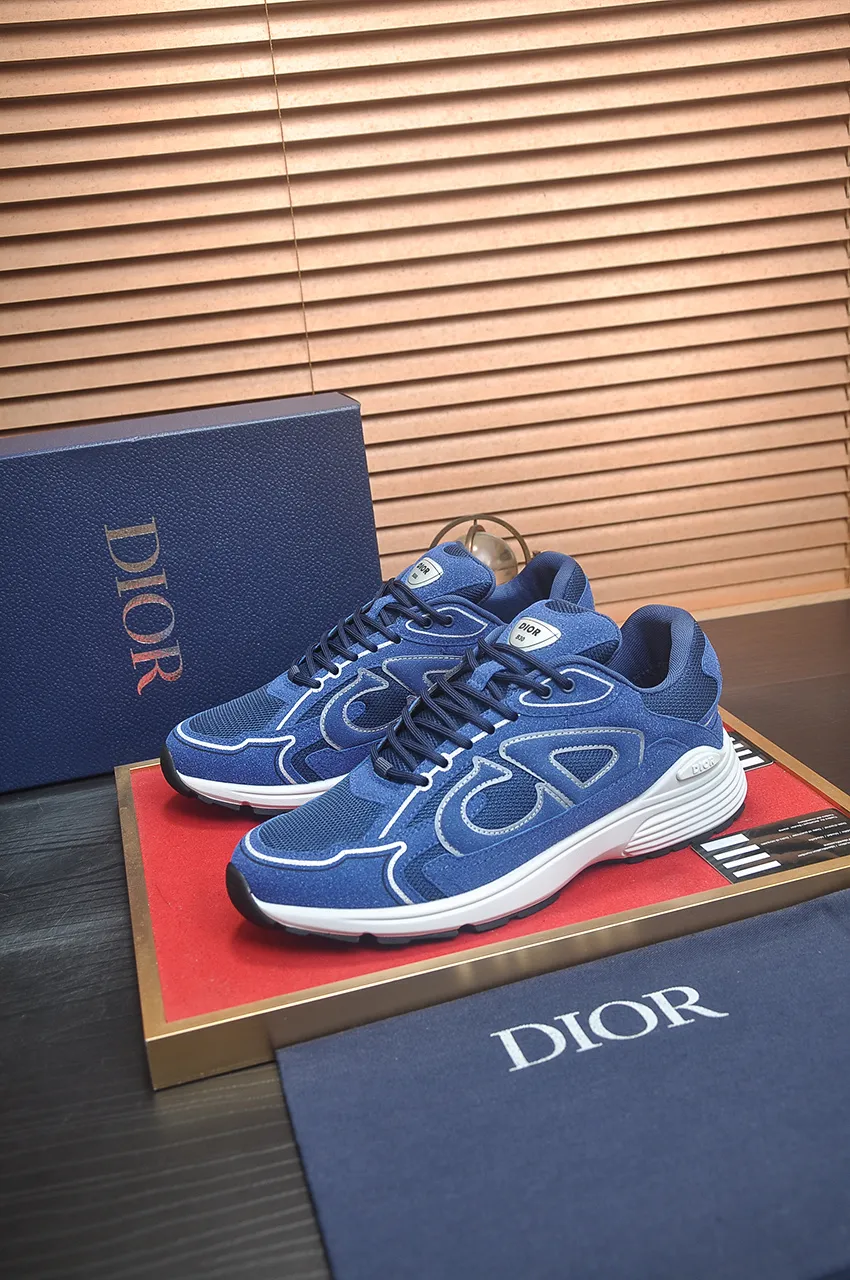 Men's men's shoes 💰: 500💶 (top original order) Brand: Dior (Dior) Standard code: Men's code 38-44 (45 customized) Grade: Same as the official website Material: Top original cowhide spliced ​​together Original wear-resistant and lightweight outsole Style category: Fashionable casual shoes Distinguished luxury brand elements top luxury Color: Actual picture color